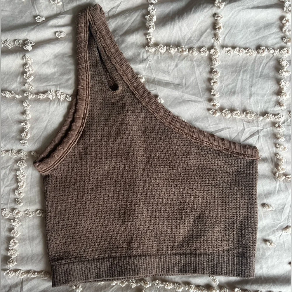 Urban Outfitters One Shoulder Top - Picture 1 of 3